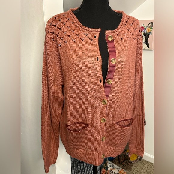 Evy’s Tree- large cardigan - Picture 6 of 7